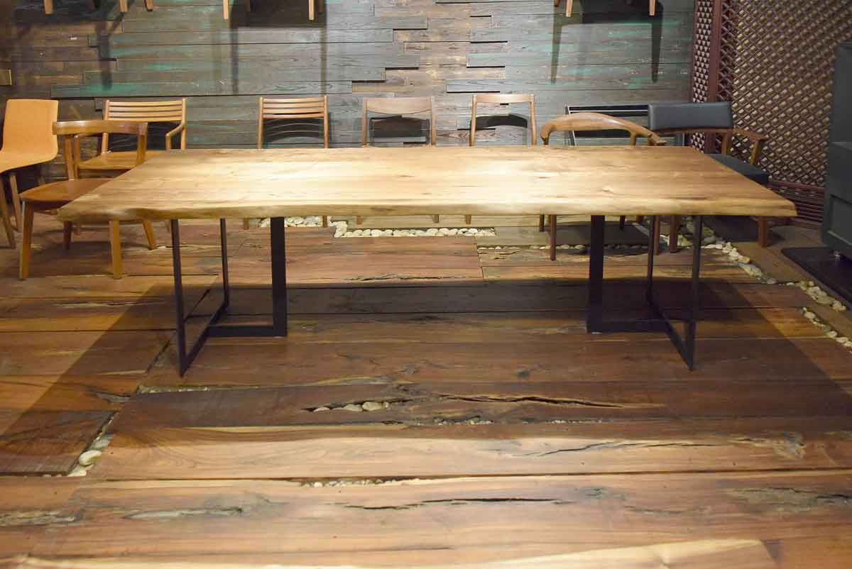 ウォールナットテーブルアイアン脚 | 大川人気のおすすめ家具屋