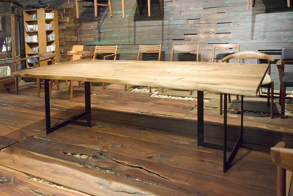 ウォールナットテーブルアイアン脚 | 大川人気のおすすめ家具屋