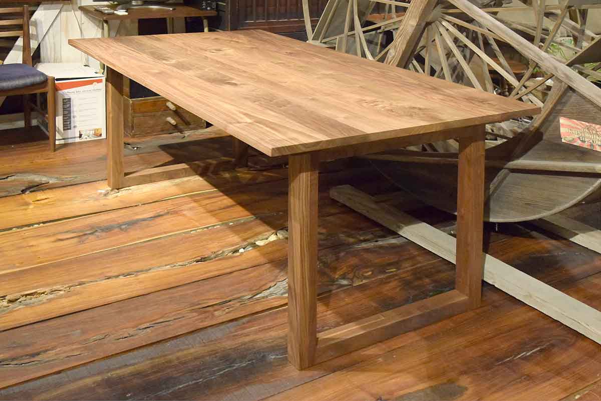 ウォールナット材のフルオーダーテーブル | 大川人気のおすすめ家具屋